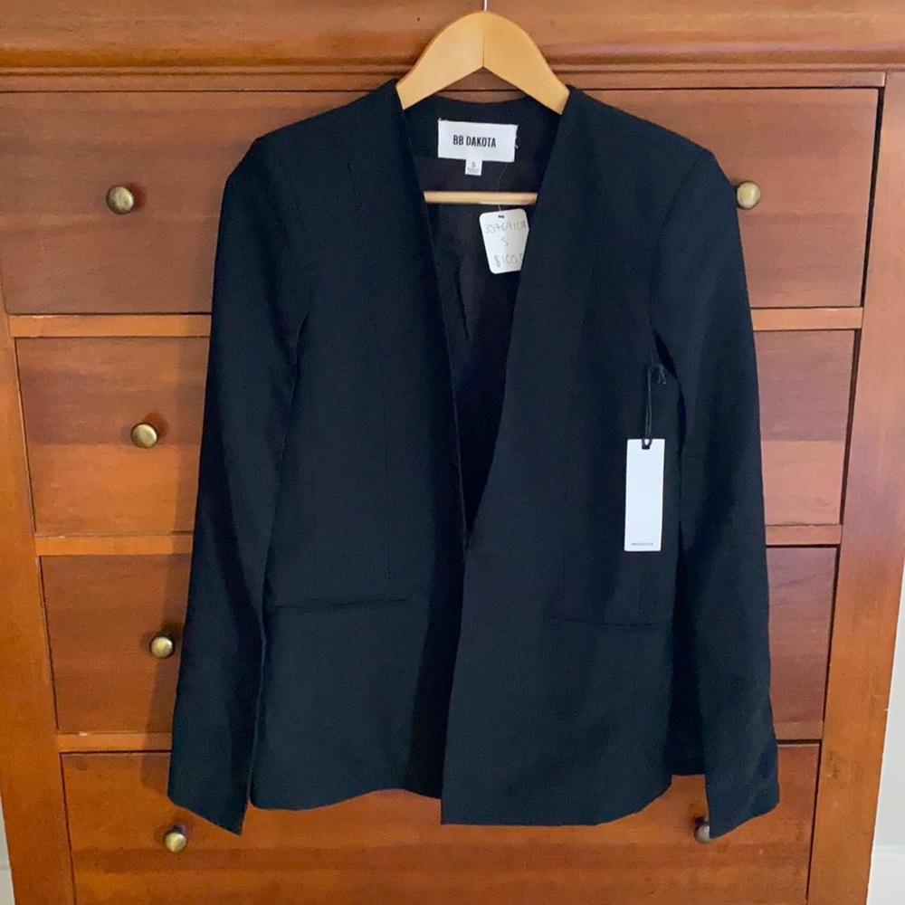 NWT BB Dakota Cape Blazer